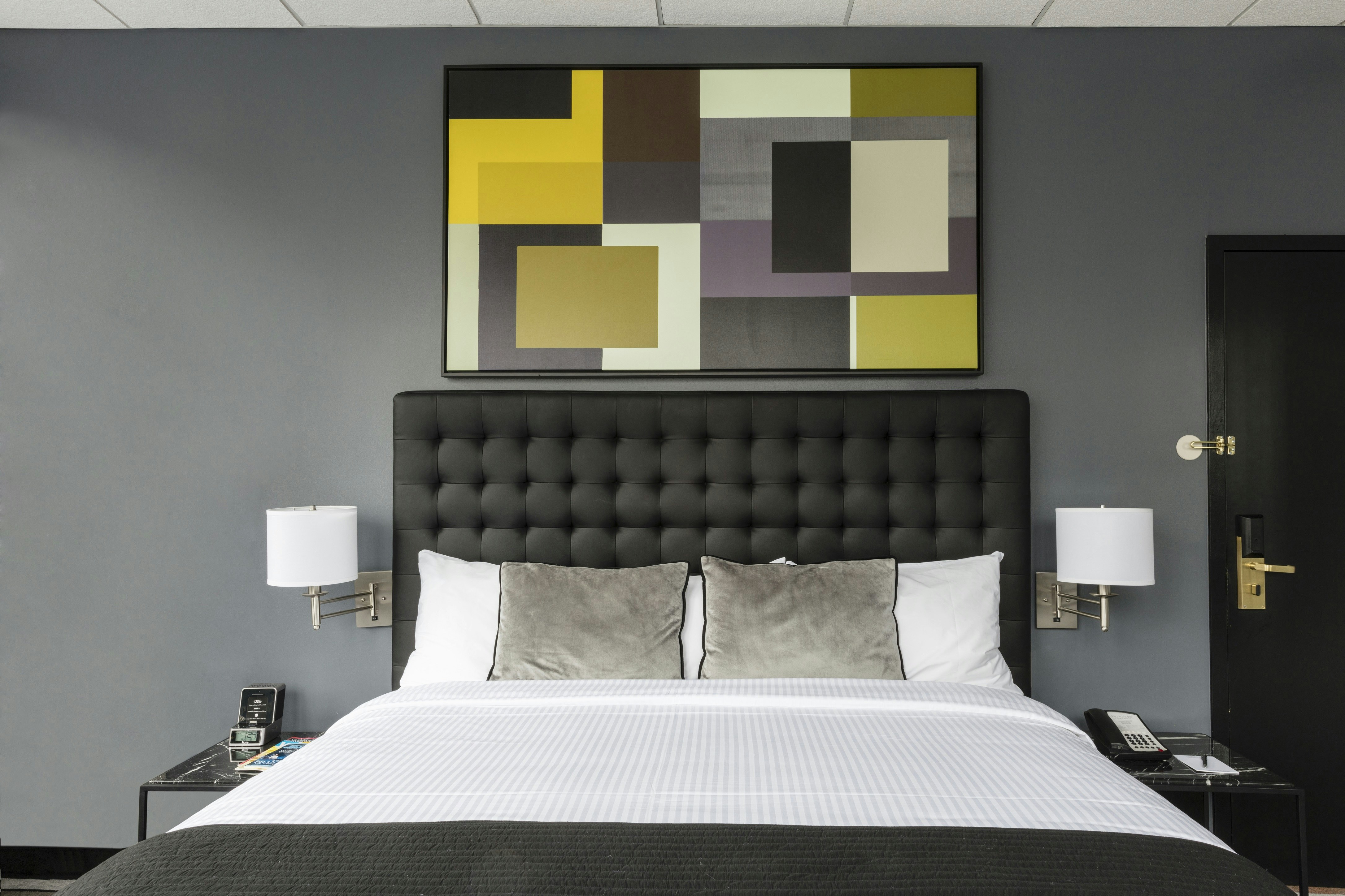 Broadway Plaza Hotel 53/61