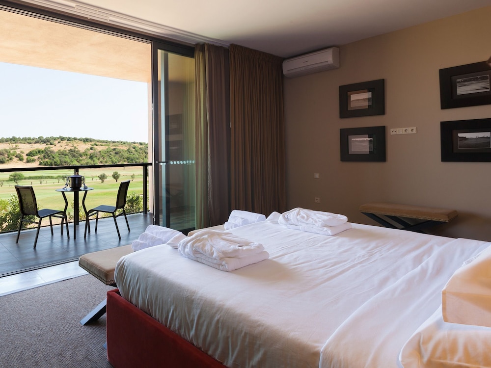 NAU Morgado Golf & Country Club 11/50