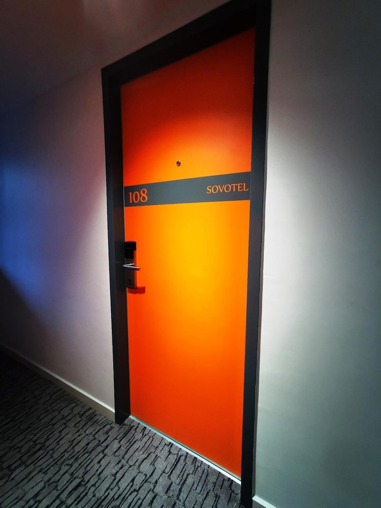 Sovotel Boutique Hotel @ Uptown 28 14/18