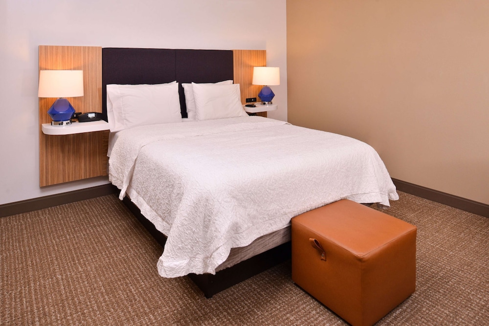Hampton Inn York 24/48