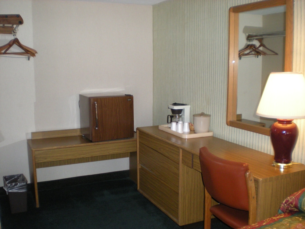 Coastal Breeze Inn Morro Bay Ca 12/47
