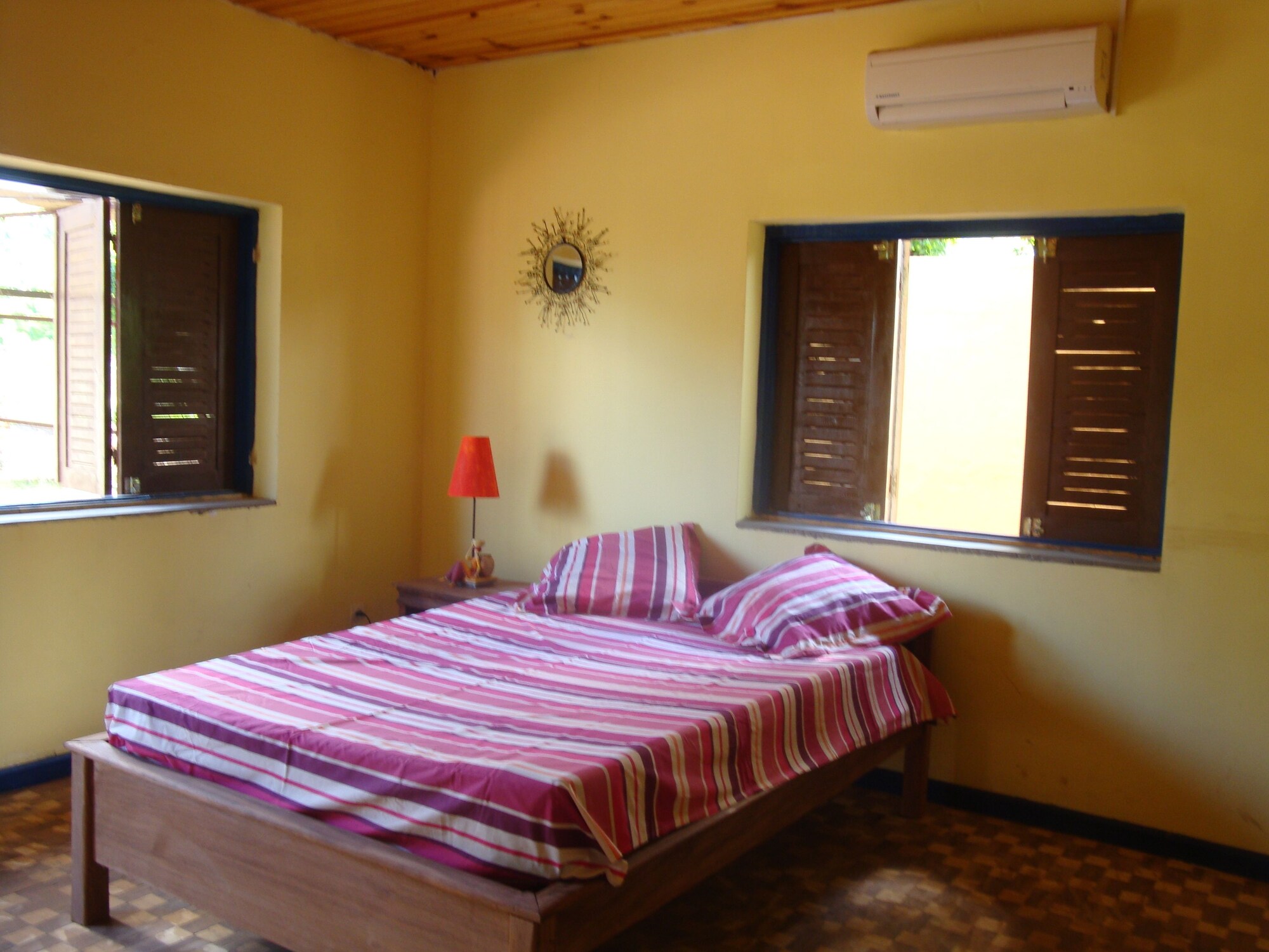TRADITIONAL, BUNGALOW
