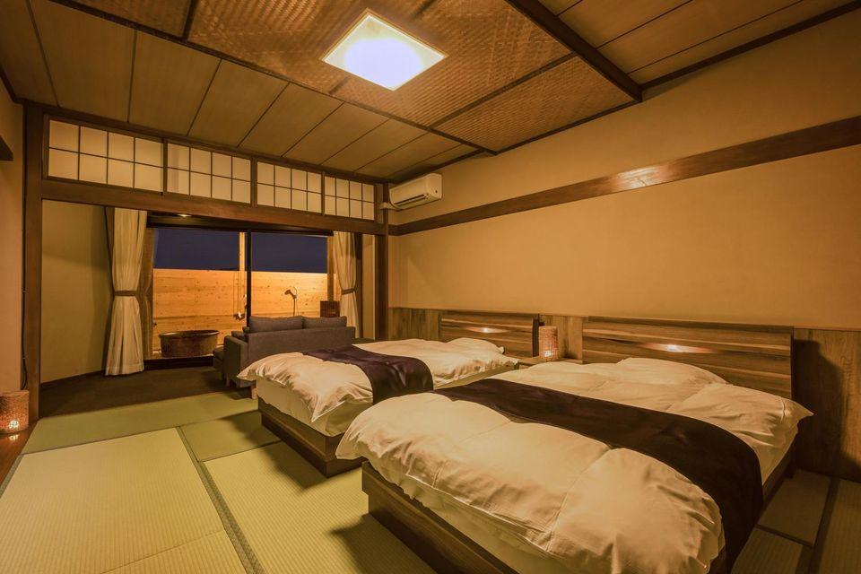 Interior, 2 Rooms, Superior, 7 Futon Beds, Interior Bath