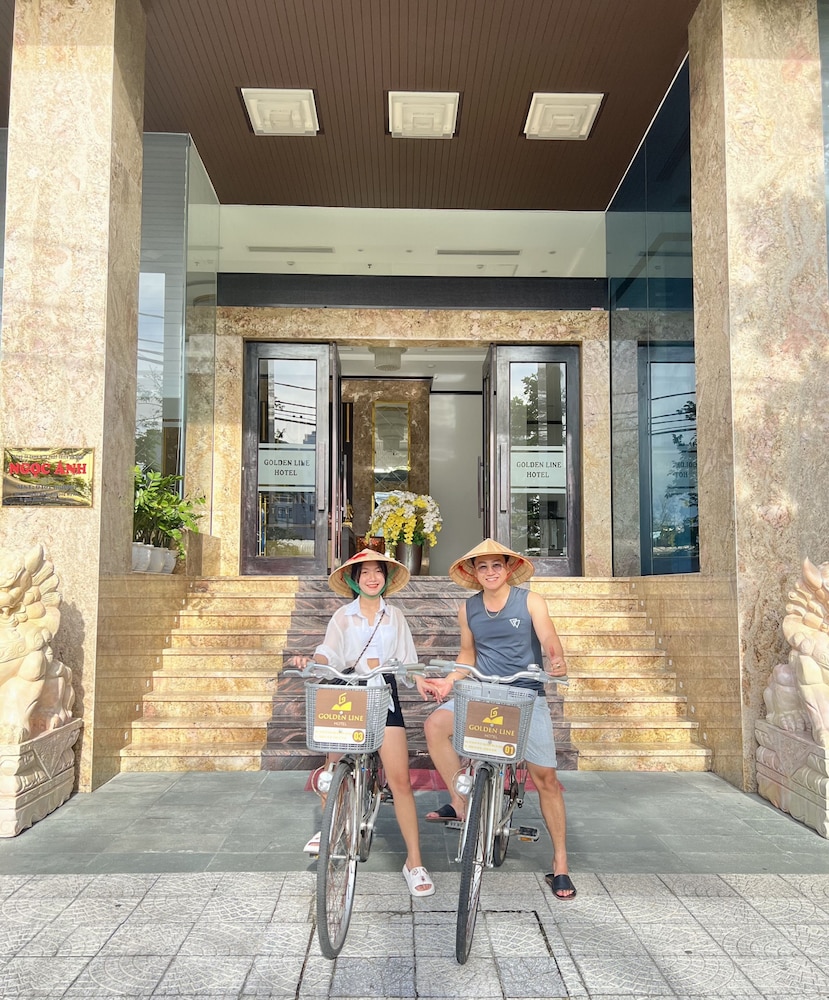 Golden Line DaNang Hotel 8/50