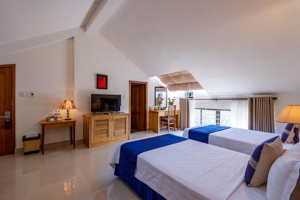 2 Bedrooms, Family
