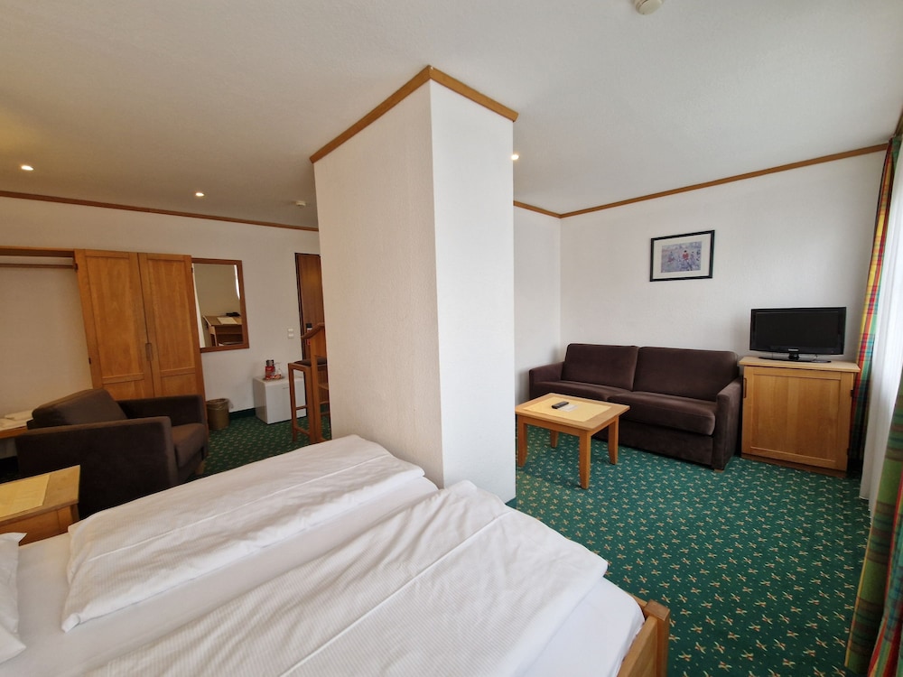 Badhotel Restaurant Stauferland 11/75