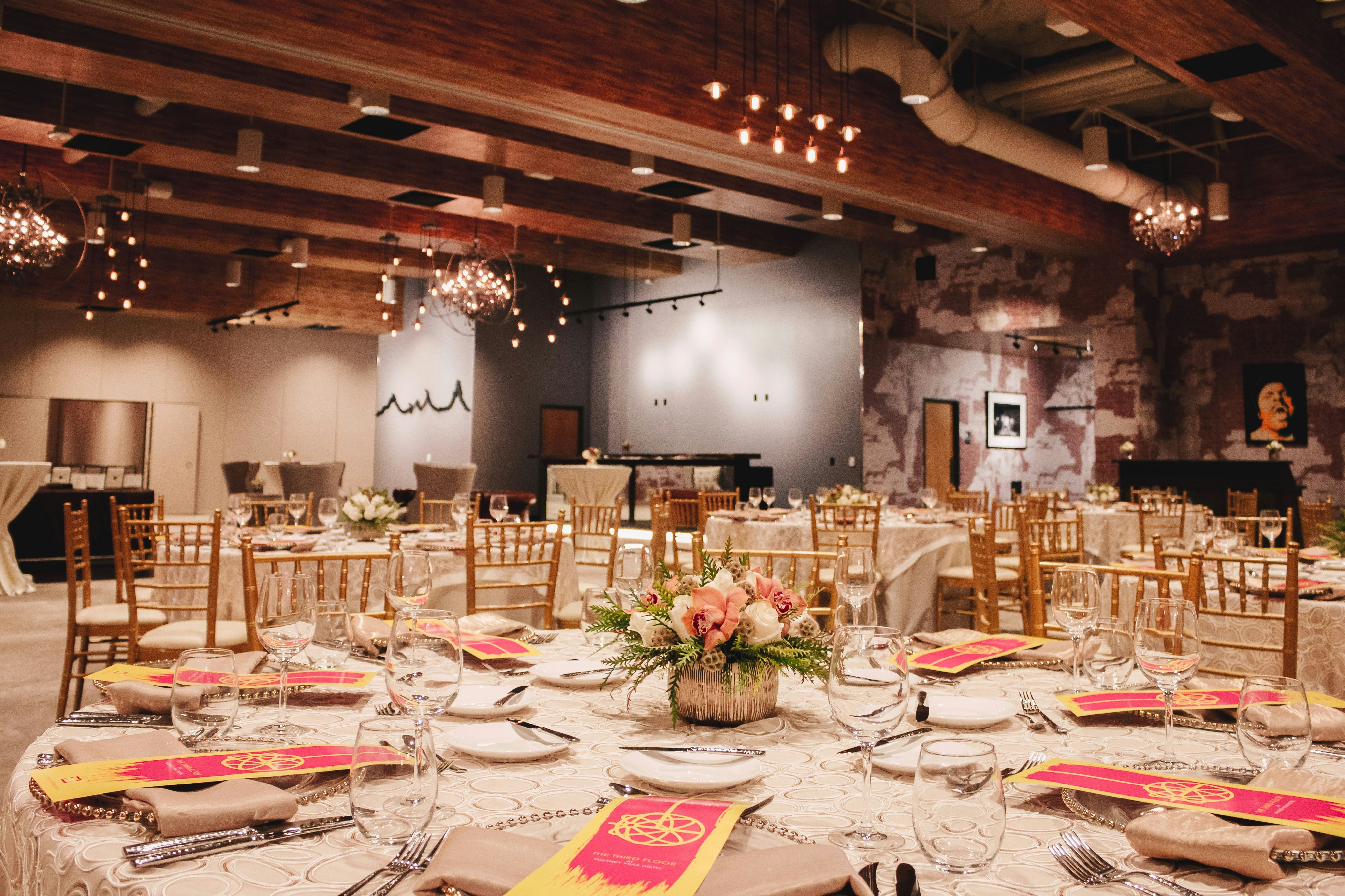 Whitney Peak Hotel Reno, Tapestry Collection by Hilton 40/46