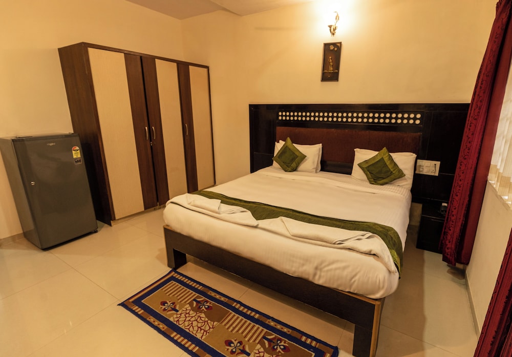 4 Seasons Suites 14/50