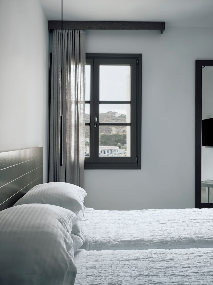 Acteon Hotel 30/52
