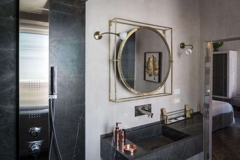 Al Console Luxury Suite 53/55