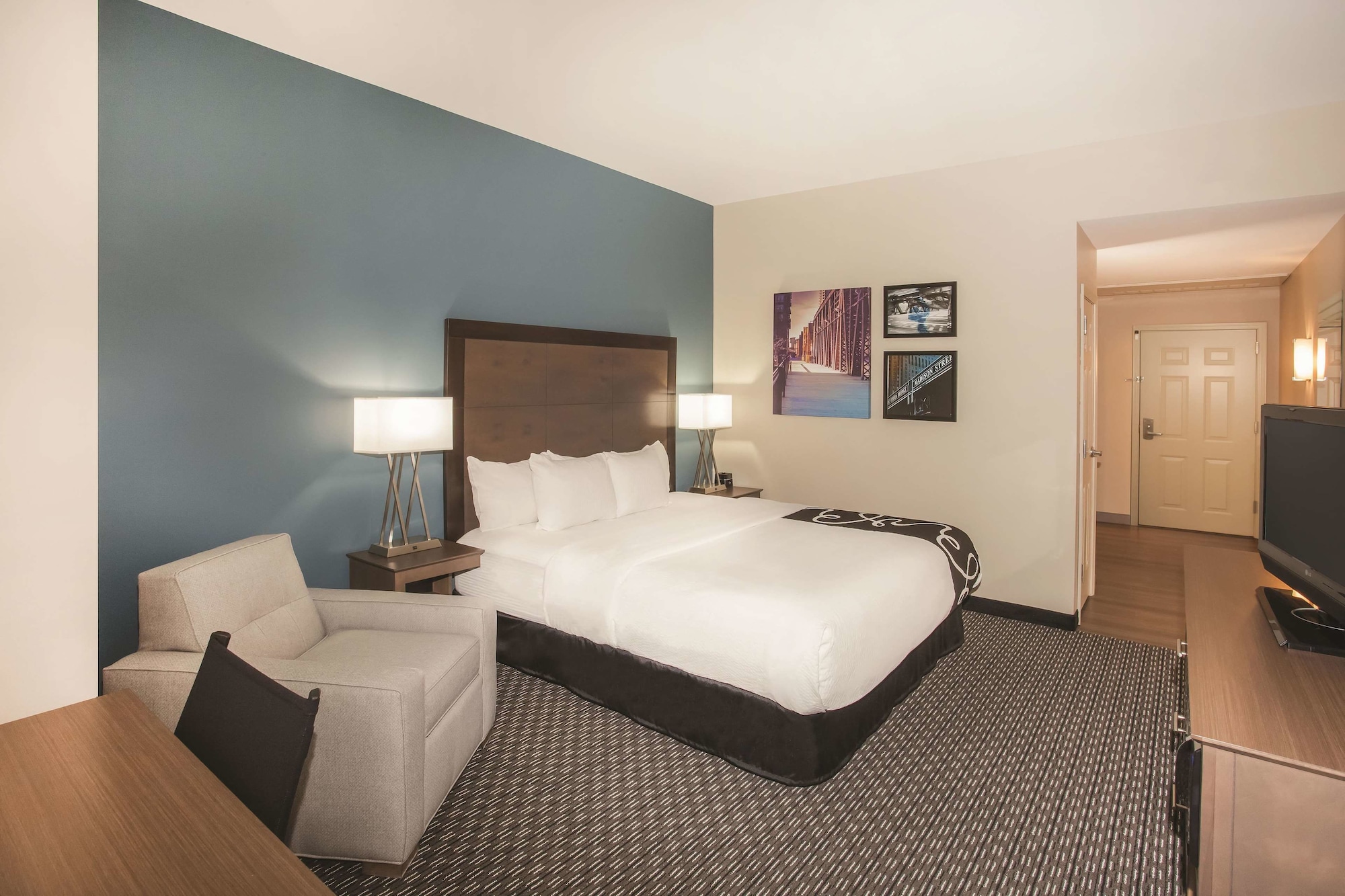ROOM, KING BED