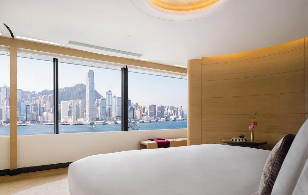 1 Bedroom, Regent, Club, Suite, King Bed, Harbour View, Corner