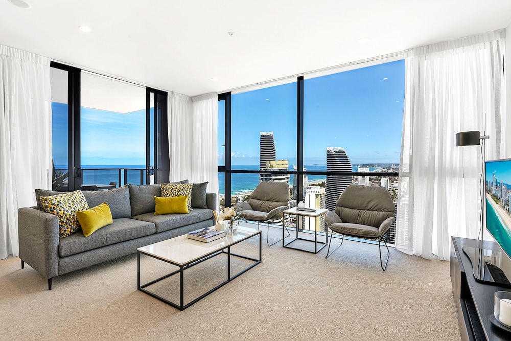Qube Broadbeach 34/50