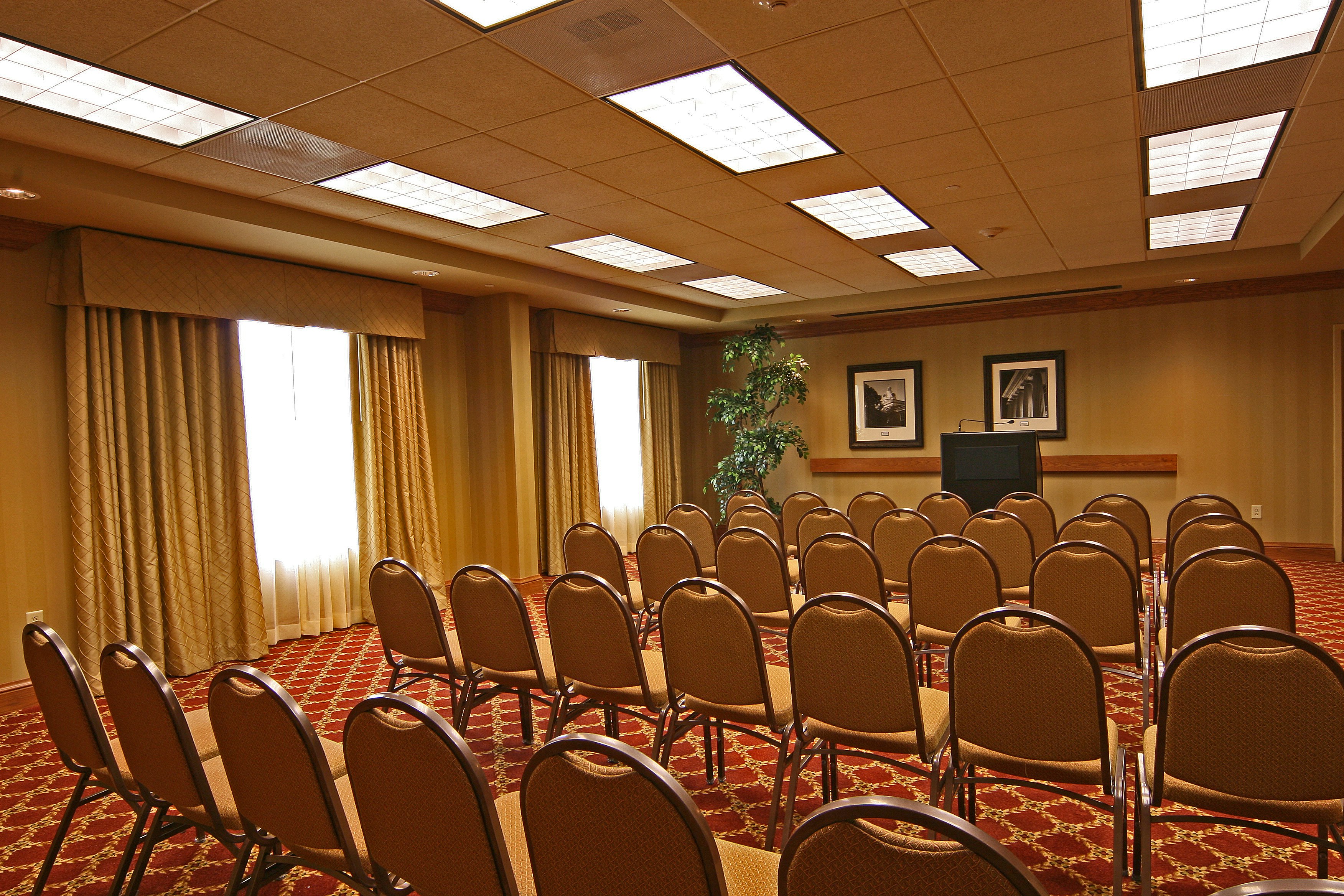 Hampton Inn Suites Murfreesboro 52/73