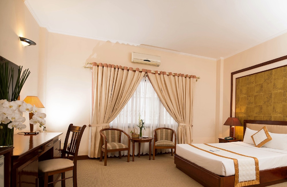 Palace Hotel 12/50