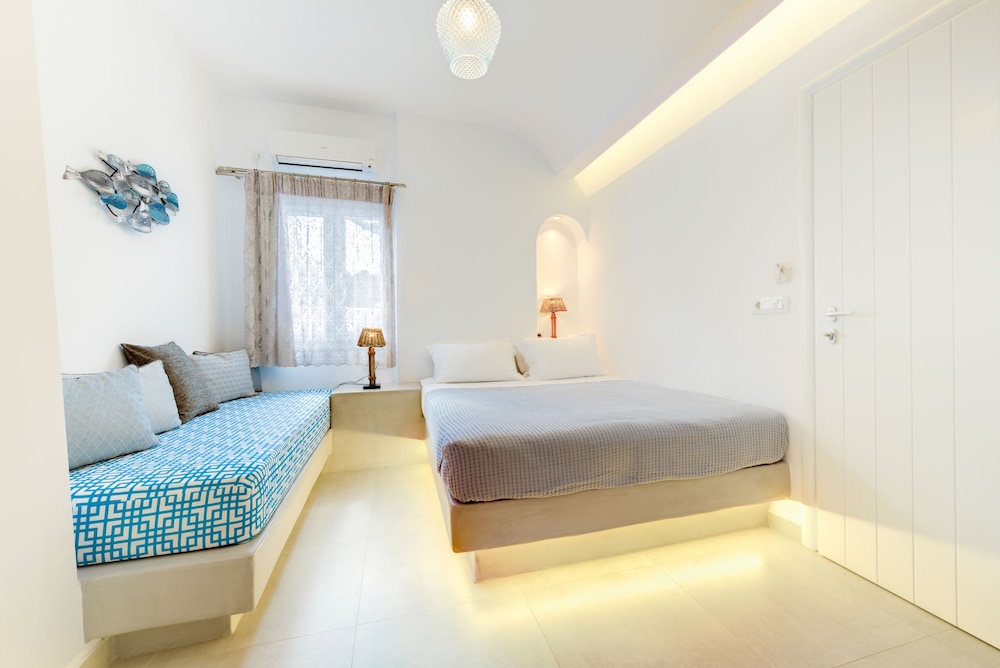 Emerald Collection Suites 4/44
