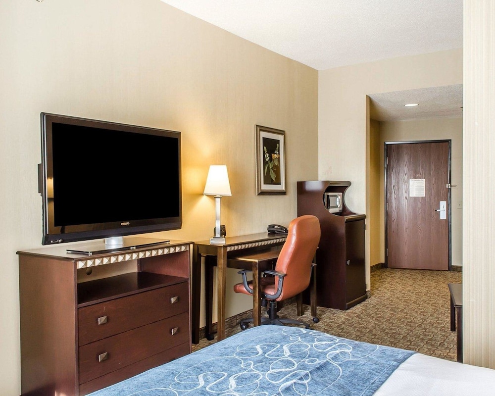 Comfort Suites Bloomsburg, PA 16/44