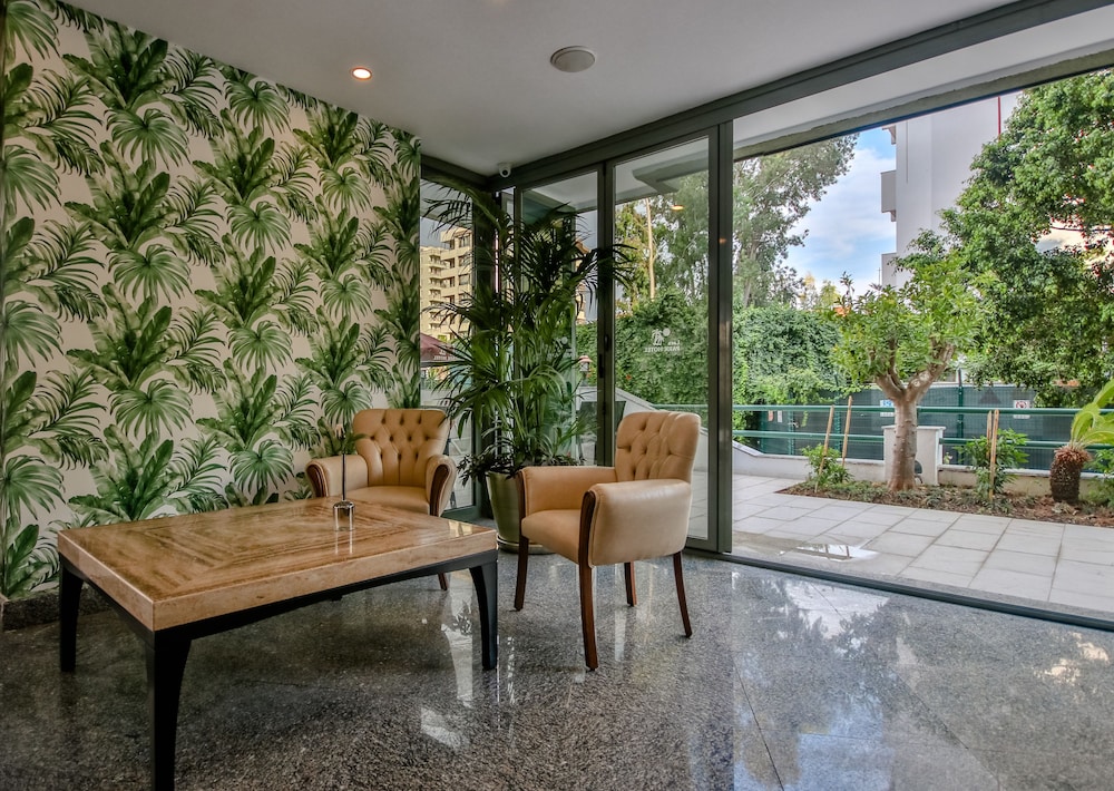 Lara Park Hotel 51/61