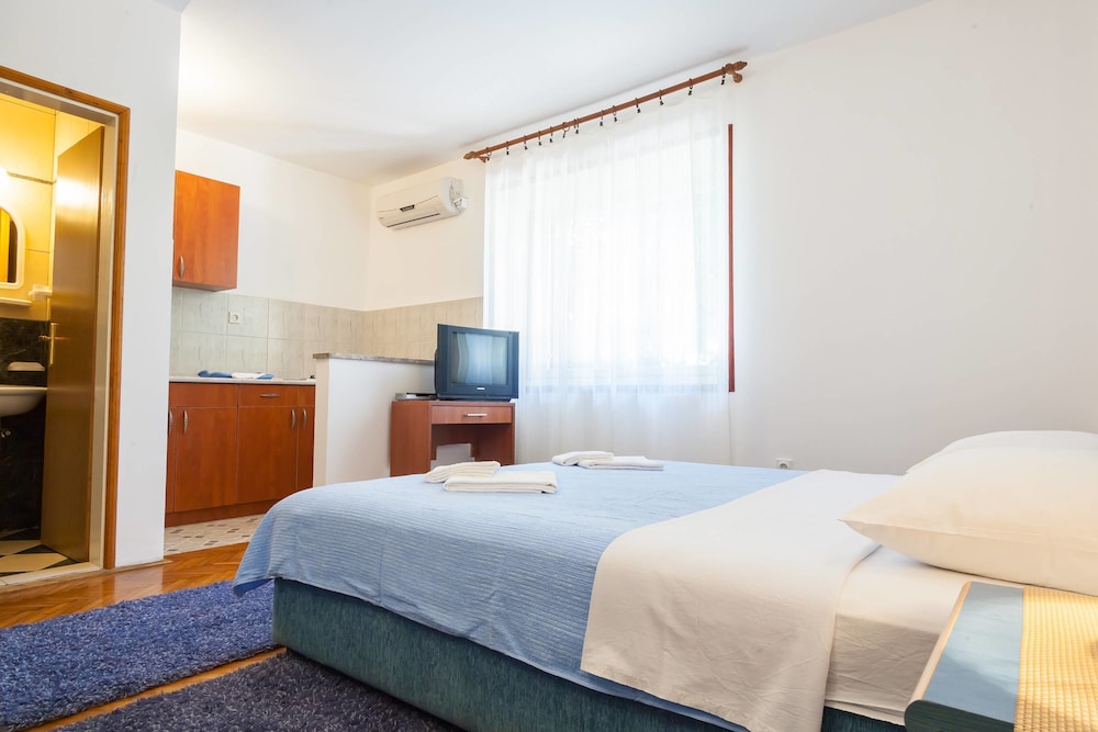 Villa Mitrovic 20/50