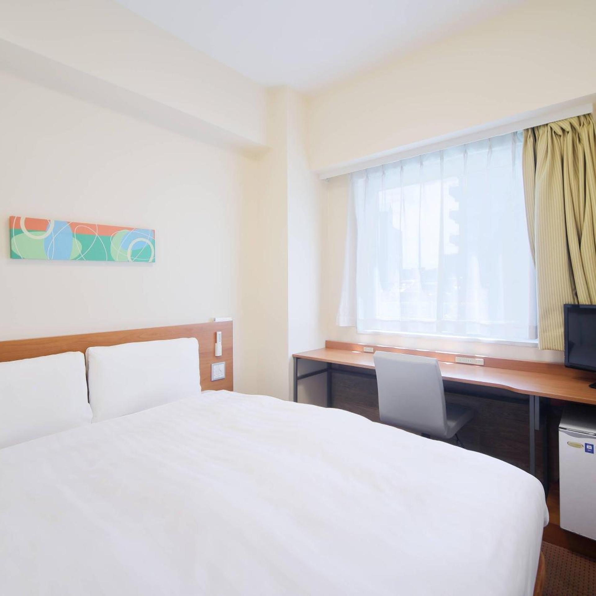ROOM, DOUBLE BED