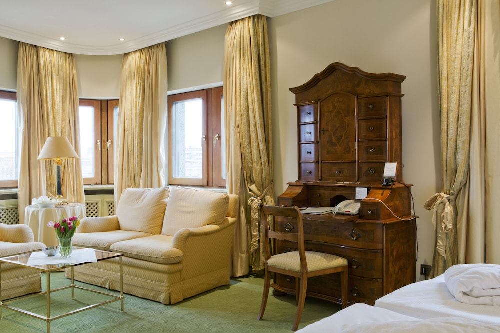 Central Kaiserhof Hotel 26/69