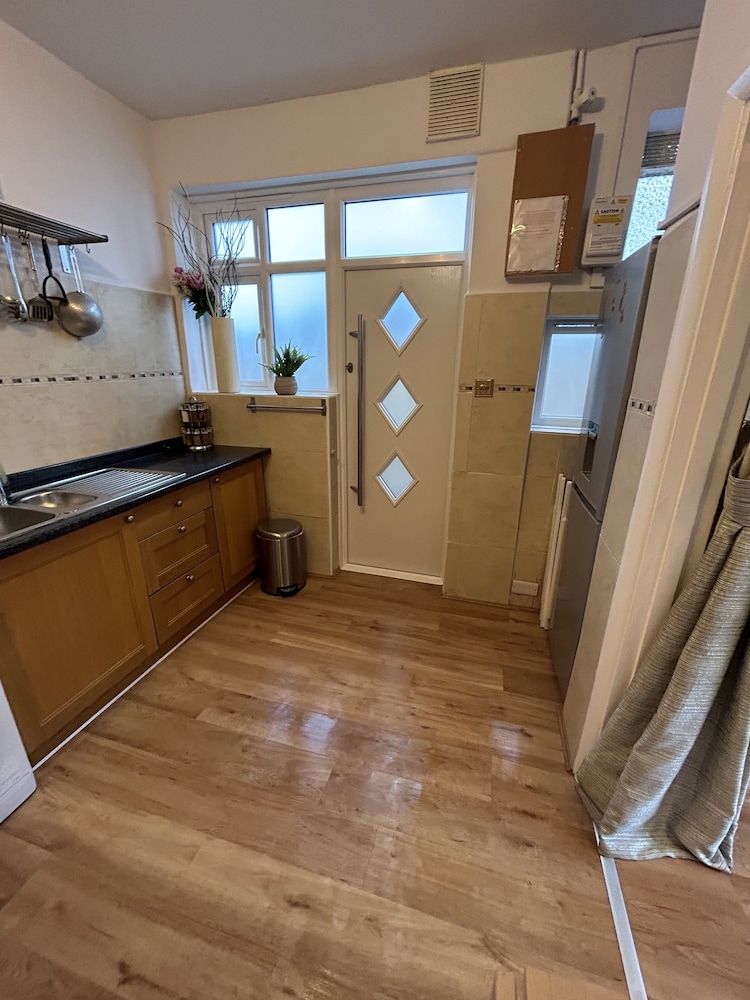 Wimbledon Holiday Lets 15/50