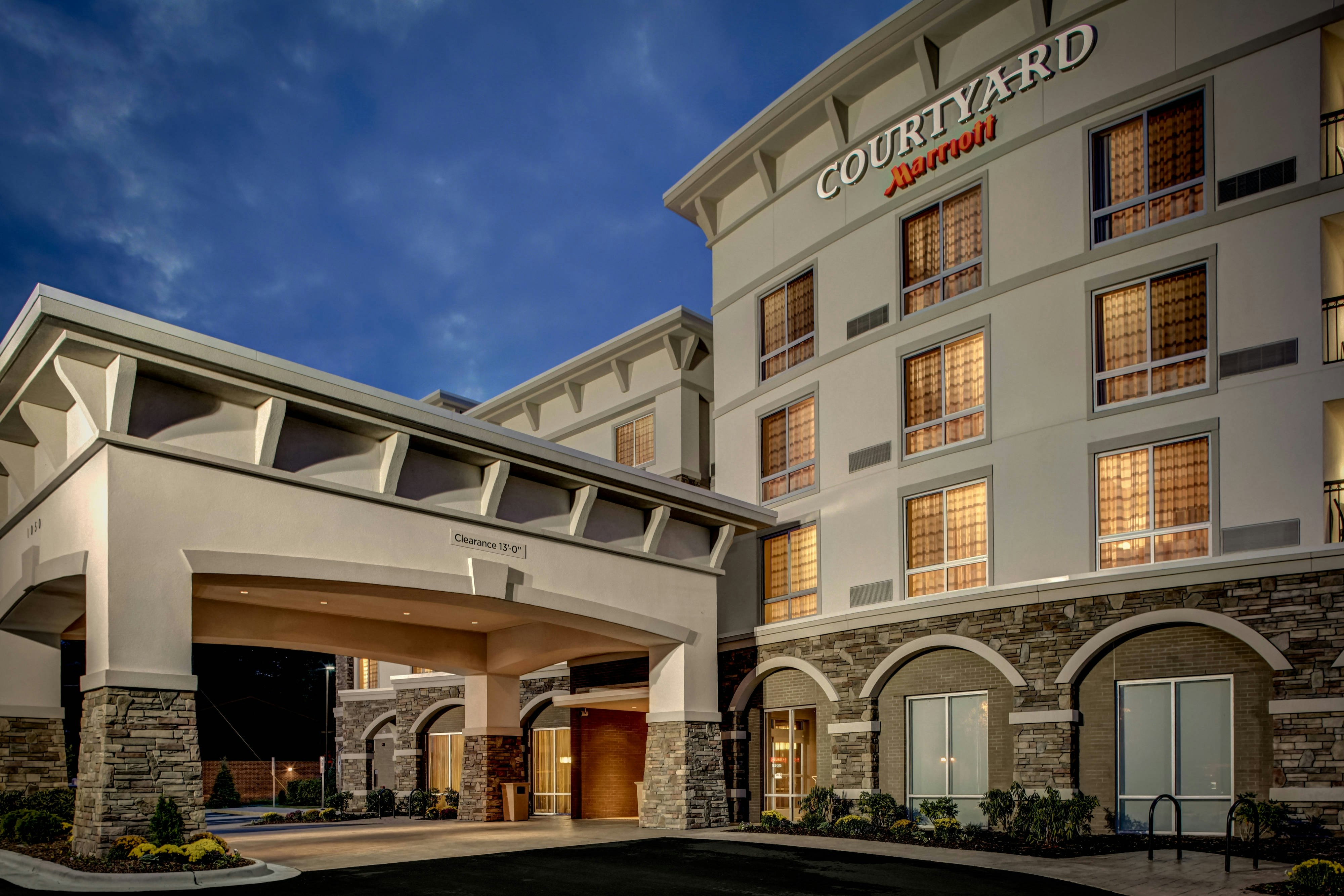 Courtyard Boone 38/40