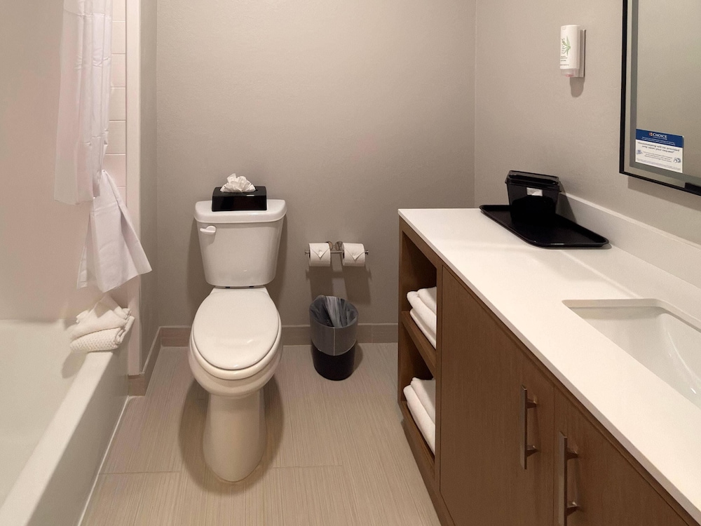 Mainstay Suites - Oklahoma City Airport 53/56