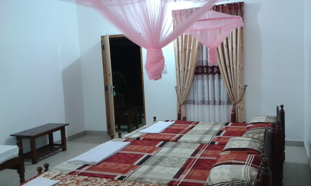 Family Suite, 2 Double and Twin Beds