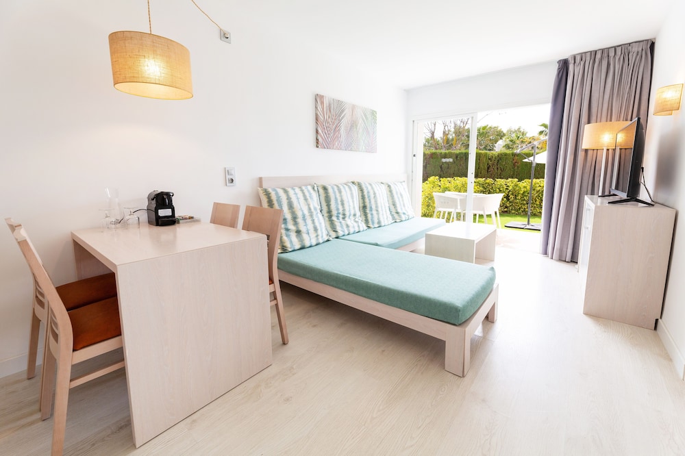 1 BEDROOM, GARDEN, PREMIUM, APARTMENT, PRIVATE GARDEN