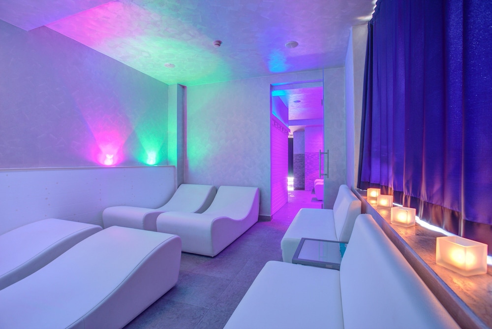 Ferretti Beach Hotel 26/65