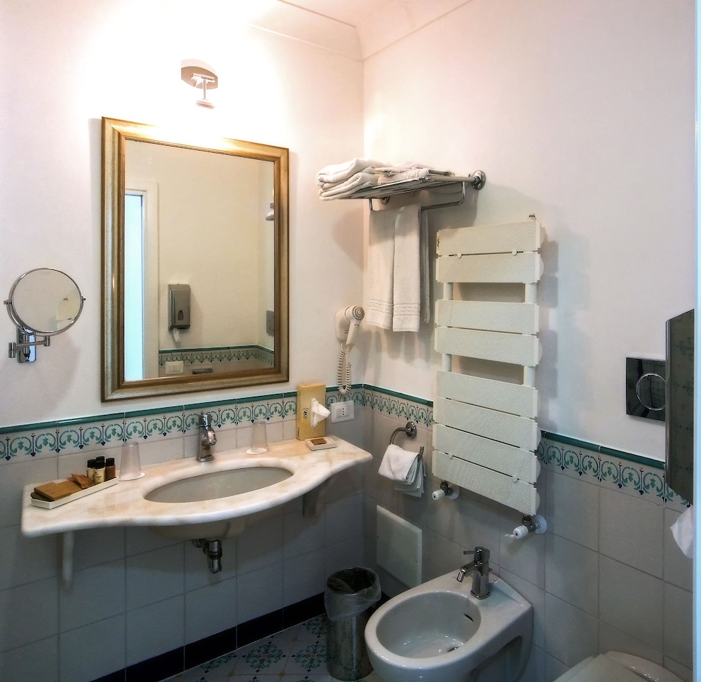 Montemare Hotel 33/66