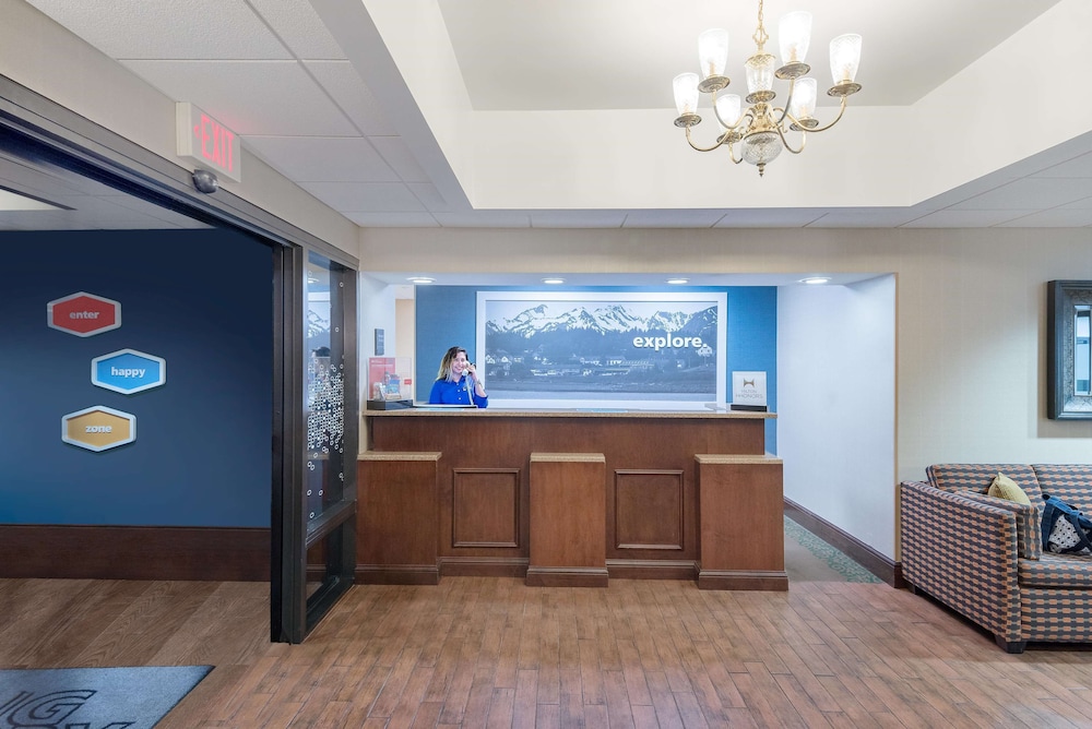Hampton Inn Roanoke/Hollins - I-81 7/37