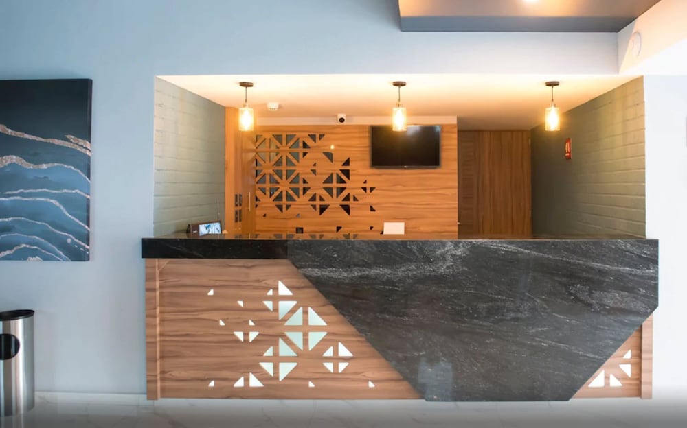 Hotel Flamencos 5/50