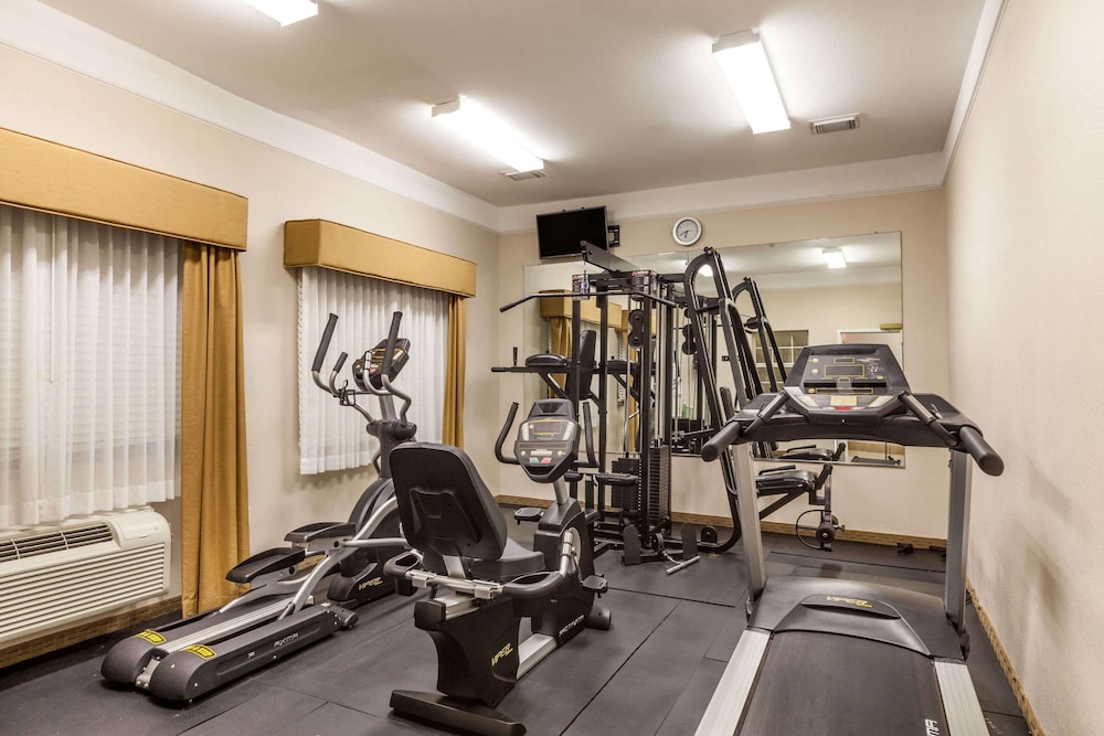 Baymont By Wyndham Galveston 19/30