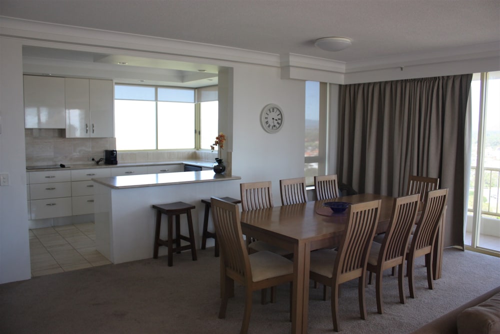 Contessa Condominiums 44/50