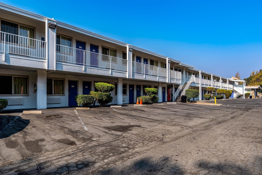 Motel6 Concord, CA 32/38