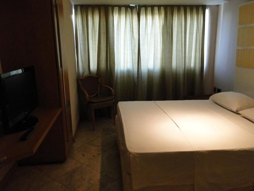Plaza Praia Suites 52/75