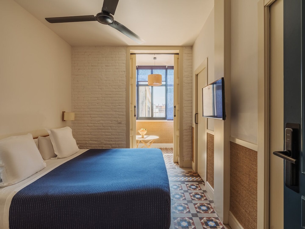 SUPERIOR, DOUBLE BED