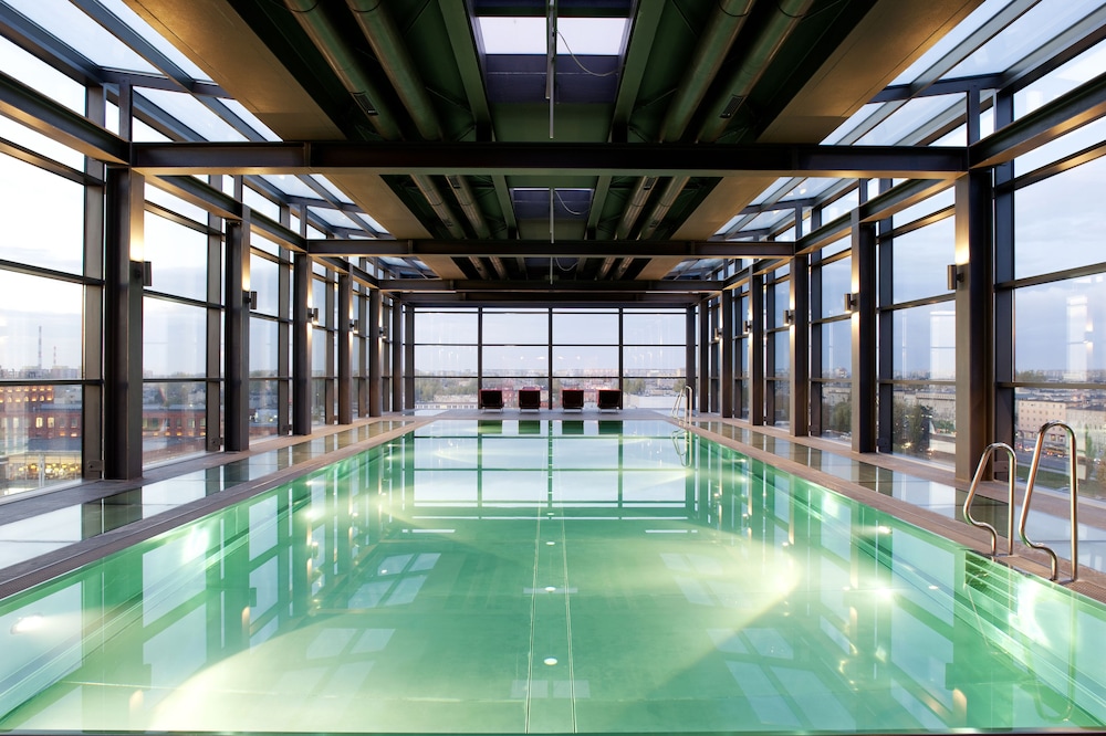 swimming pool spa