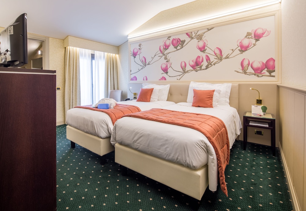 Antares Hotel Concorde 7/54