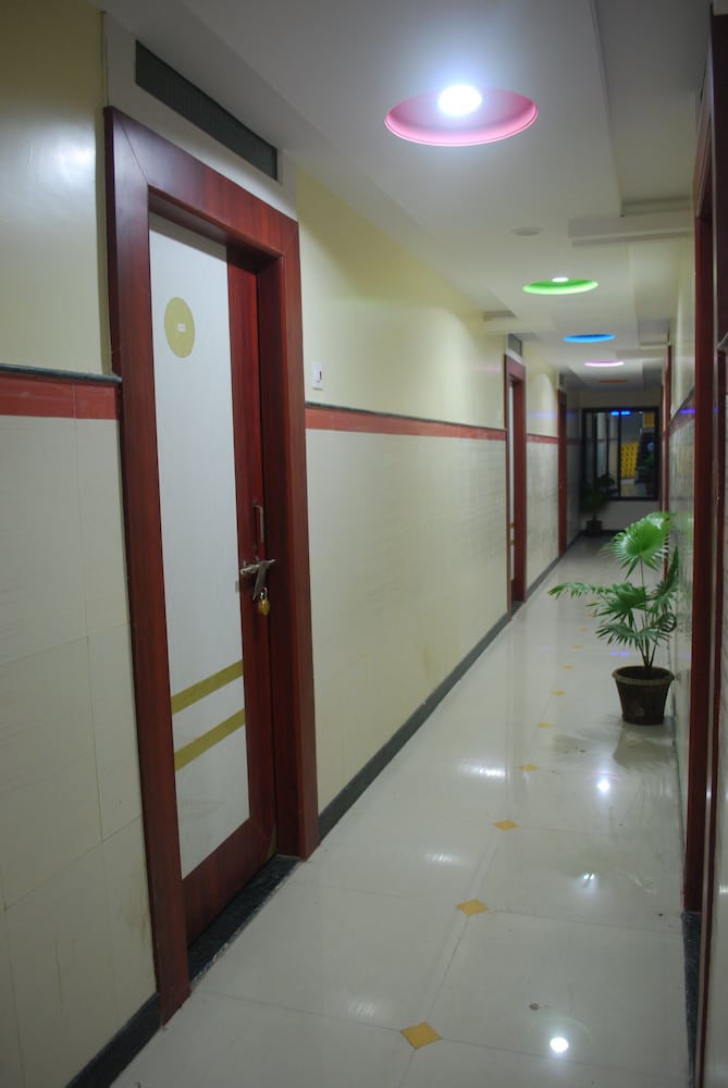 Hotel Disha Palace 57/69