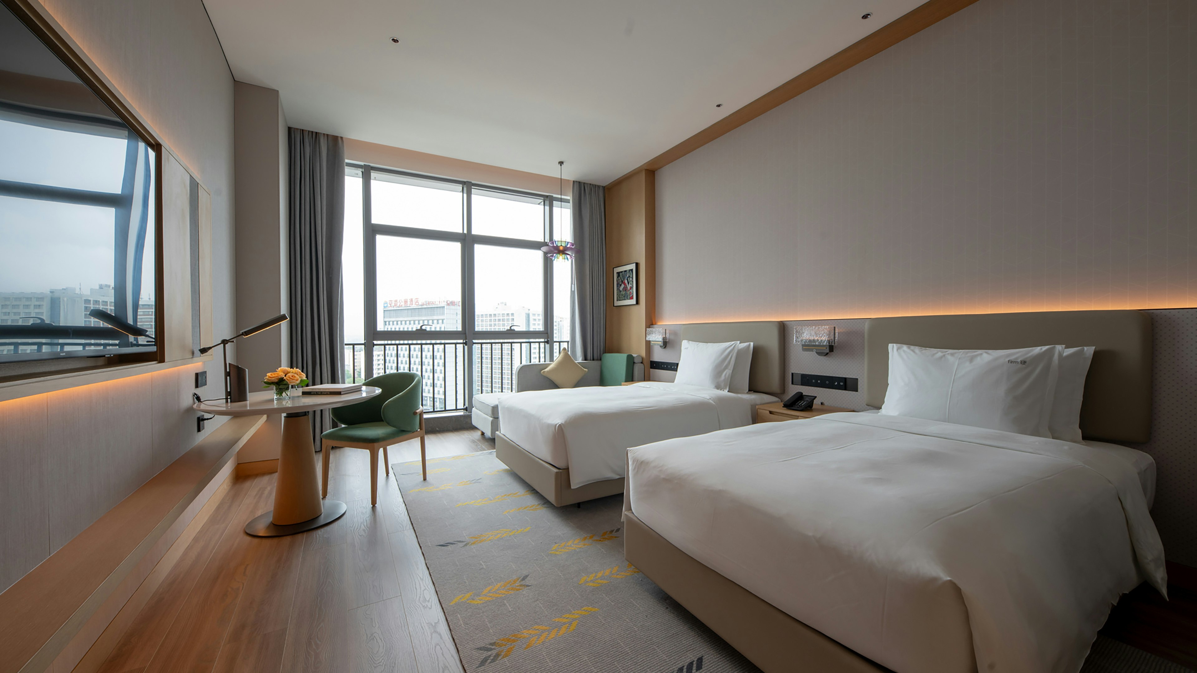 غرفة قياسية بسريرين مزدوجين، Holiday Inn Guiyang Airport by IHG 2/5