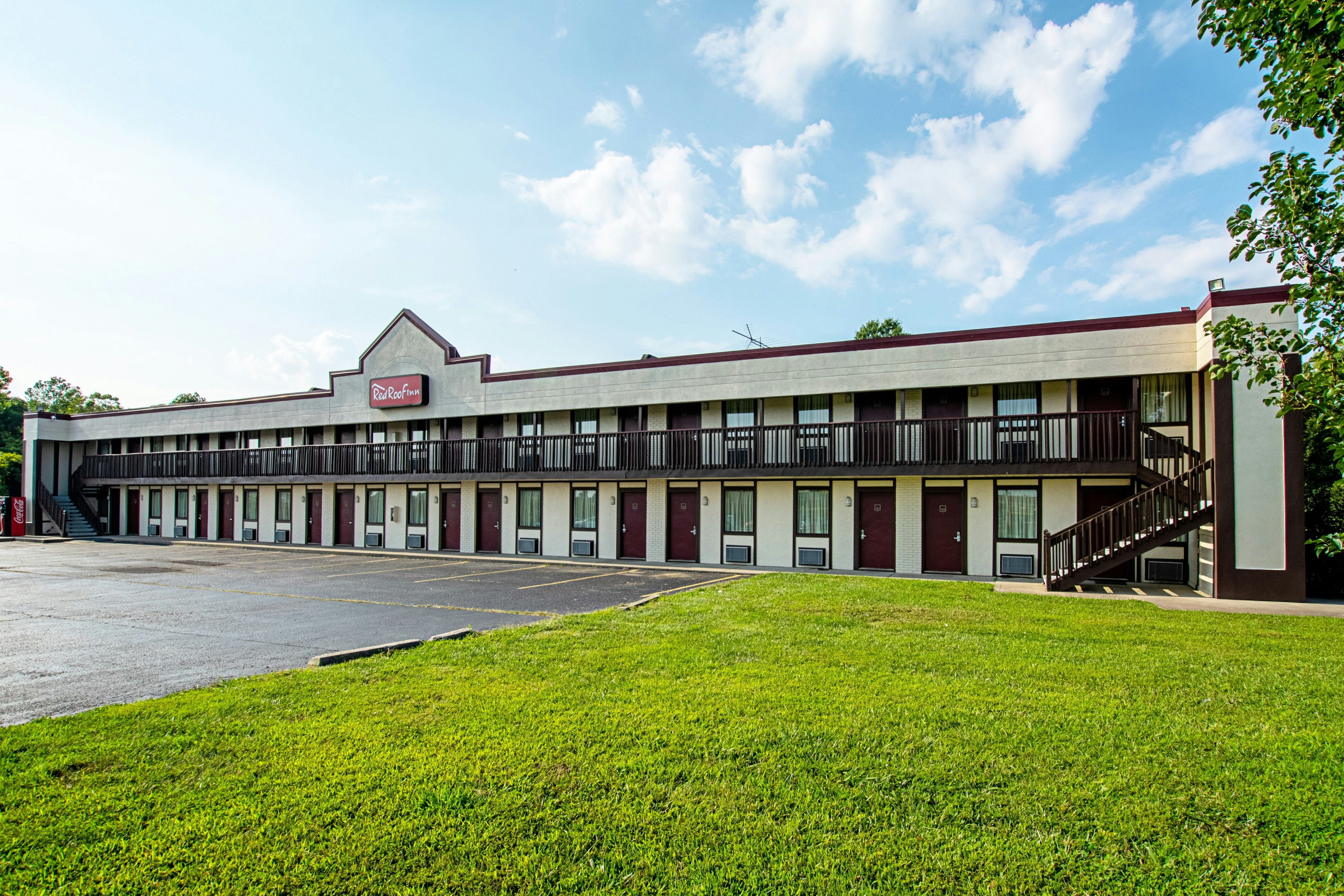 Red Roof Inn Scottsburg 9/27