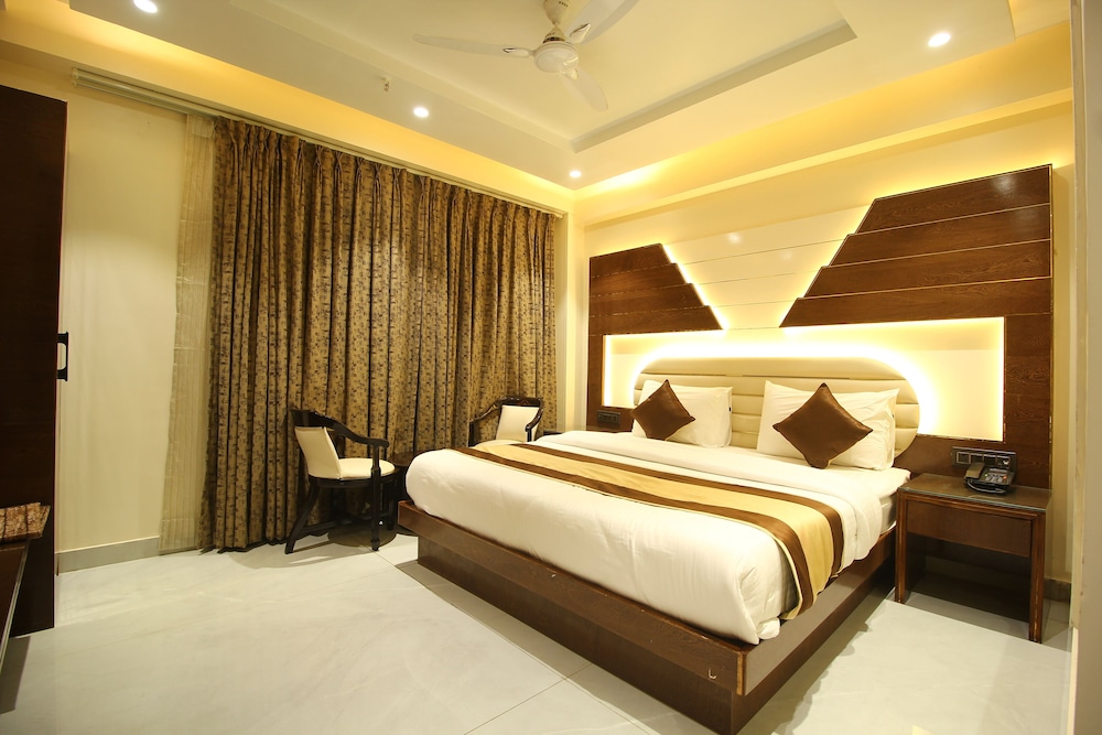 HOTEL GRAND PLAZA. 21/50