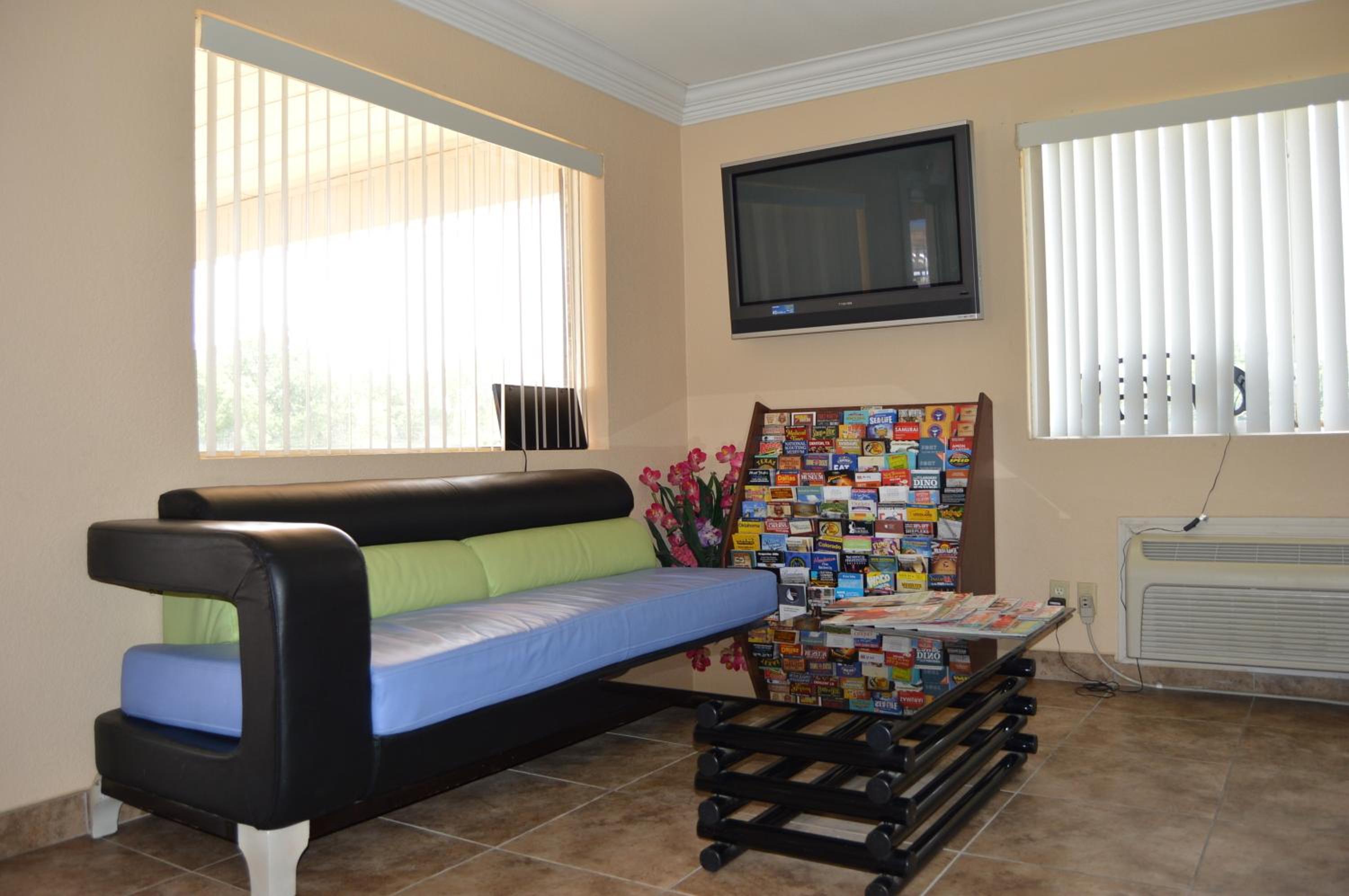 Americas Best Value Inn Gainesville, TX 18/27