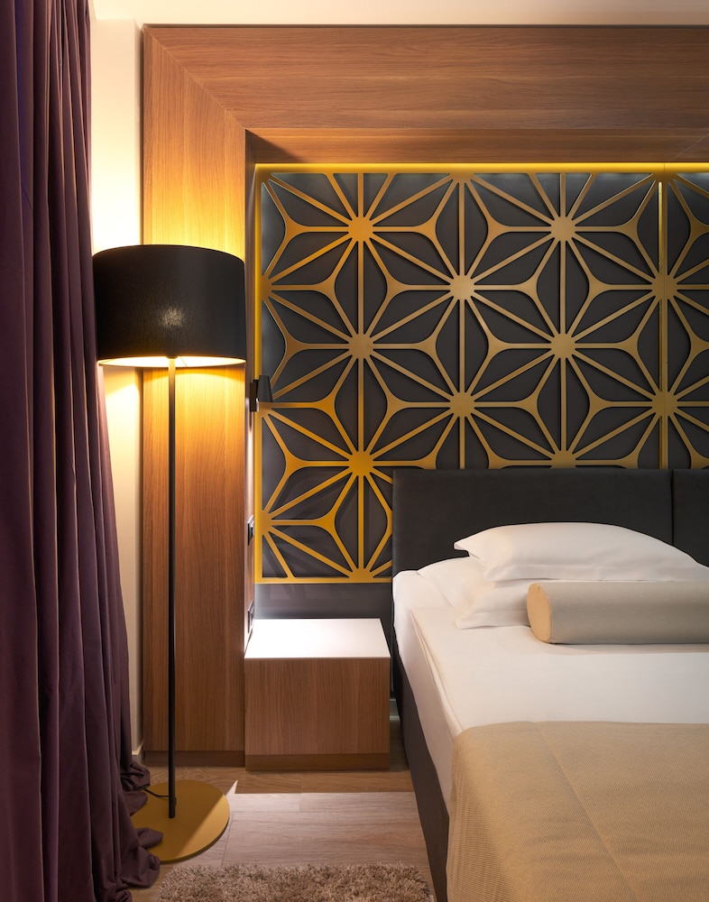 Amphora Hotel photo3