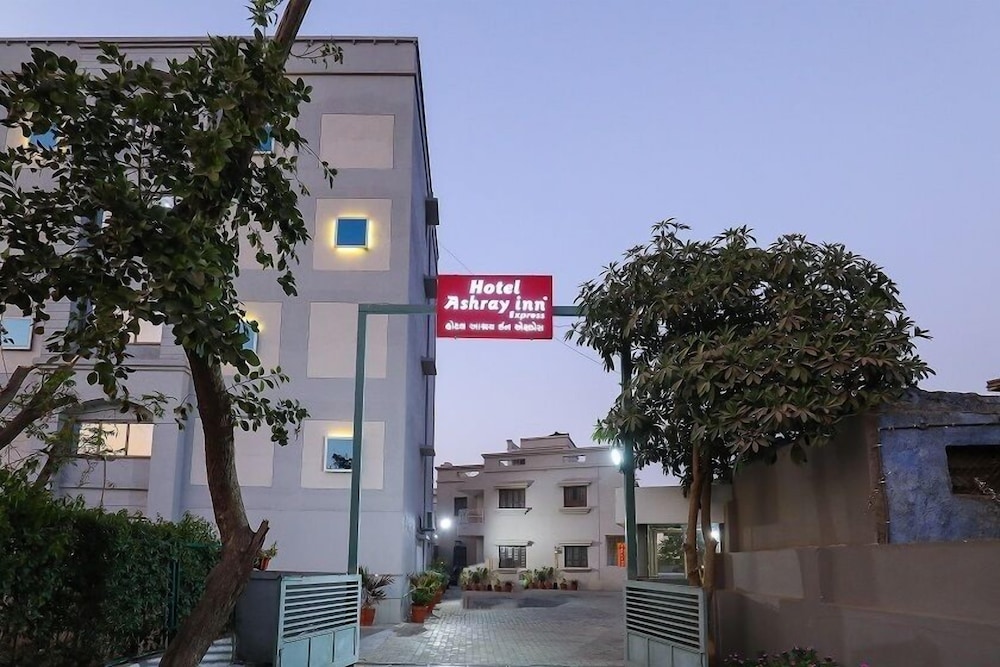 Hotel Ashray Inn Express 7/35