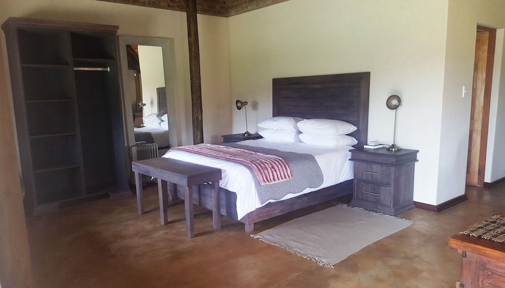 African Flair Country Lodge 4/26