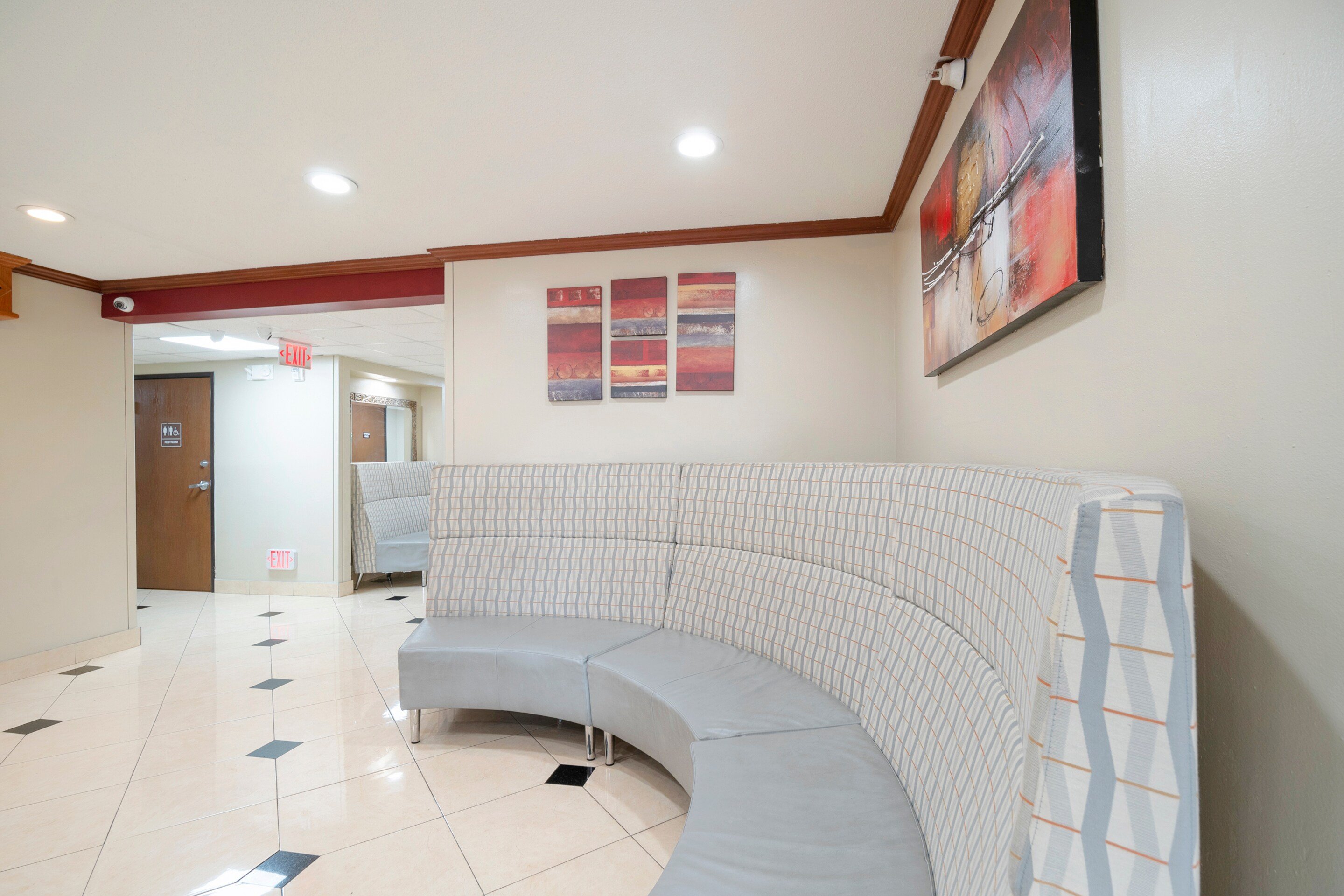 OYO Townhouse Houston Airport North 26/27